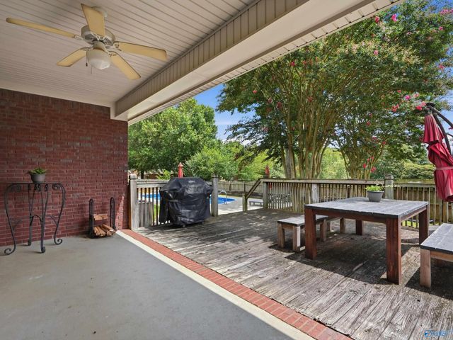 275 Natchez Trail, Huntsville, AL 35806