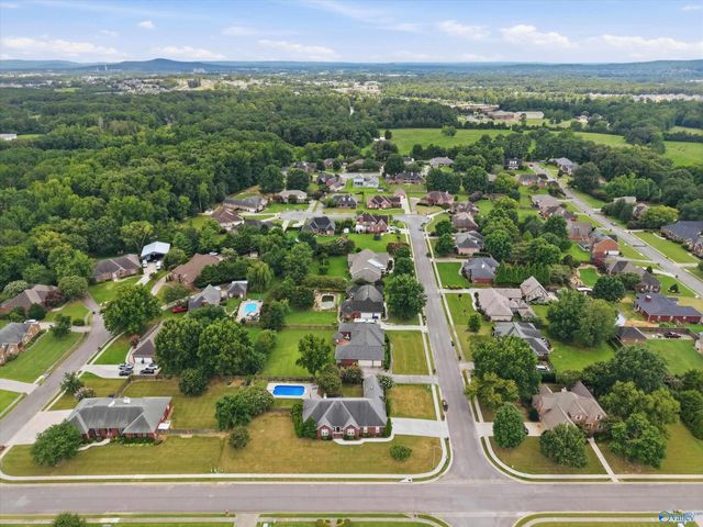 275 Natchez Trail, Huntsville, AL 35806