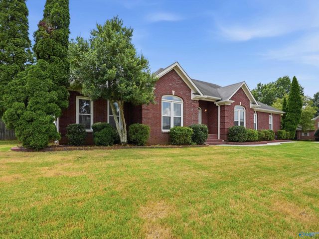 275 Natchez Trail, Huntsville, AL 35806