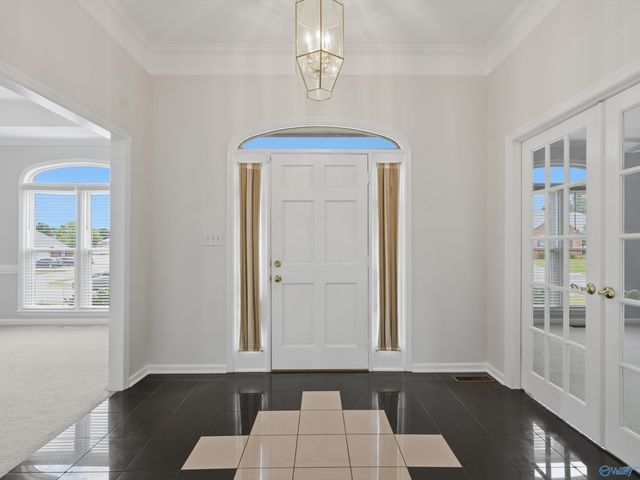 275 Natchez Trail, Huntsville, AL 35806