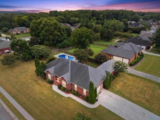 275 Natchez Trail, Huntsville, AL 35806