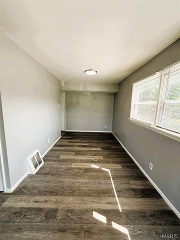 323 Shepley Drive, Unincorporated, MO 63137