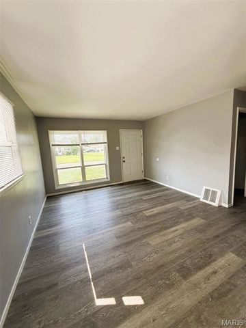 323 Shepley Drive, Unincorporated, MO 63137