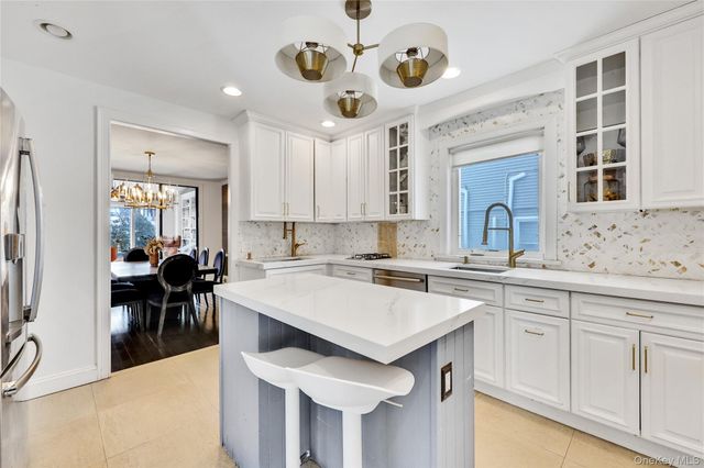 288 Leroy Avenue, Cedarhurst, NY 11516