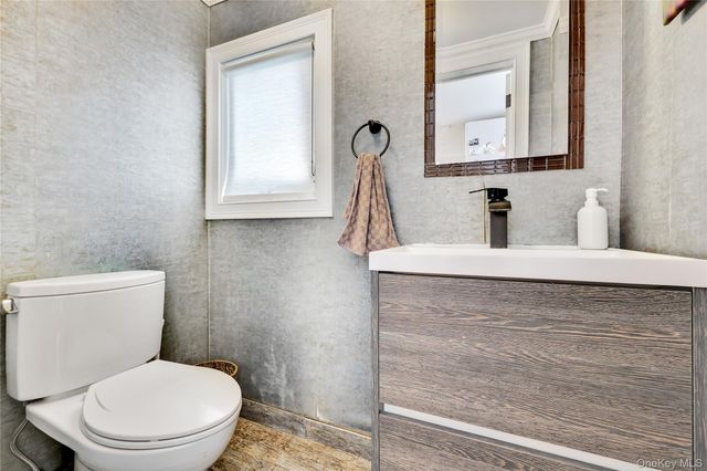 288 Leroy Avenue, Cedarhurst, NY 11516