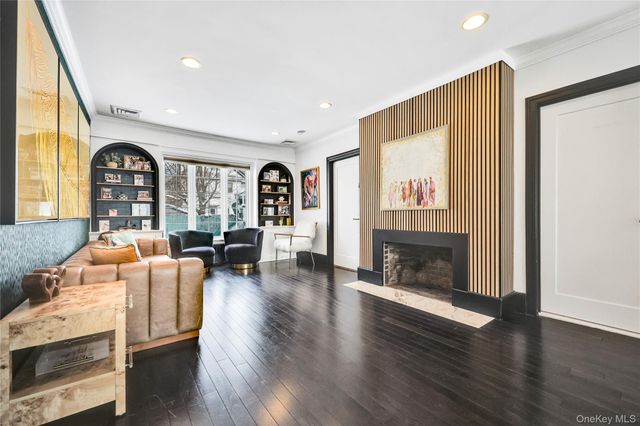 288 Leroy Avenue, Cedarhurst, NY 11516