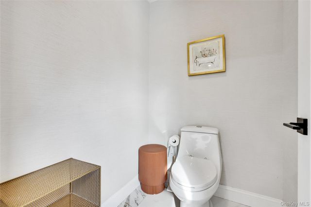 288 Leroy Avenue, Cedarhurst, NY 11516