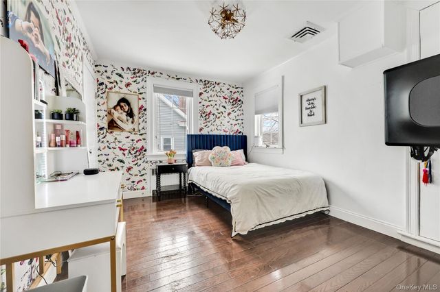 288 Leroy Avenue, Cedarhurst, NY 11516