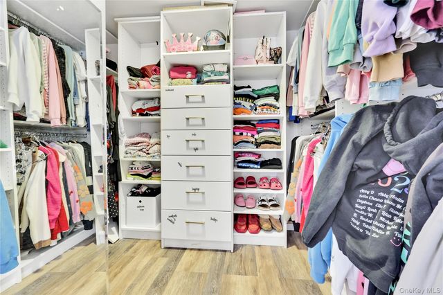 288 Leroy Avenue, Cedarhurst, NY 11516