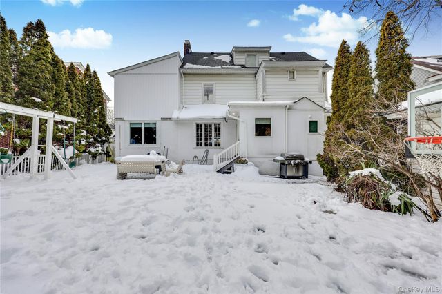 288 Leroy Avenue, Cedarhurst, NY 11516