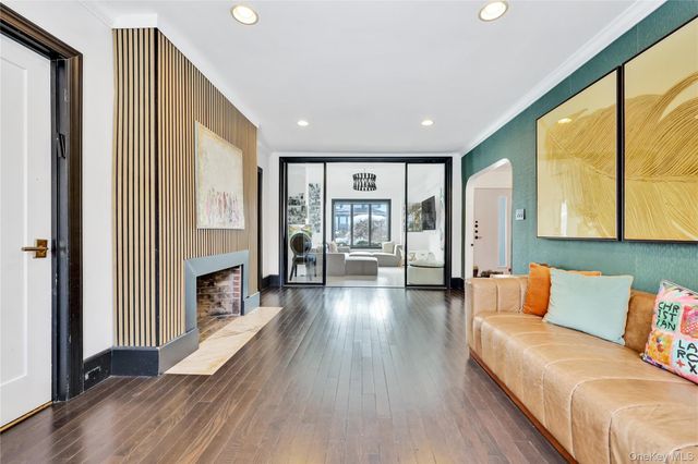 288 Leroy Avenue, Cedarhurst, NY 11516