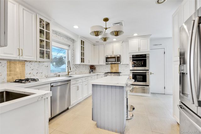 288 Leroy Avenue, Cedarhurst, NY 11516