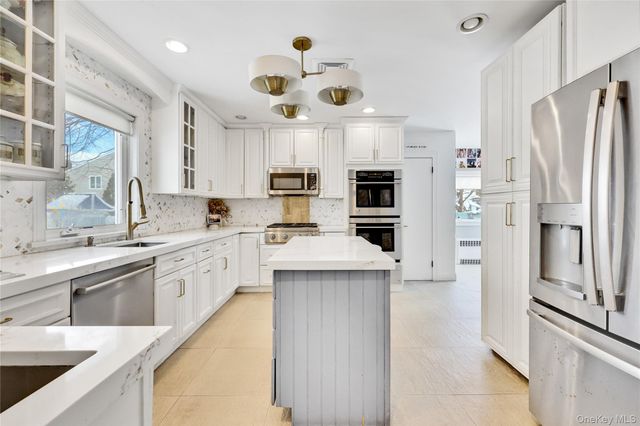 288 Leroy Avenue, Cedarhurst, NY 11516