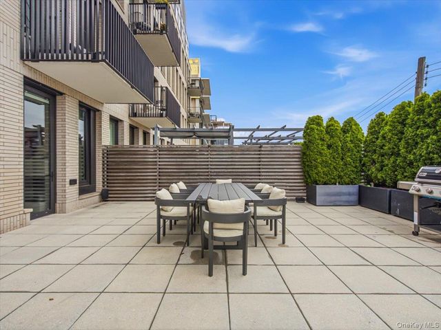 2121 31st Street 2C, Astoria, NY 11105