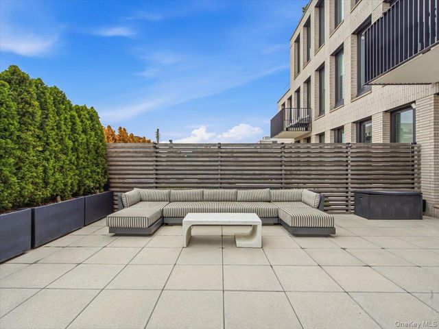 2121 31st Street 2C, Astoria, NY 11105