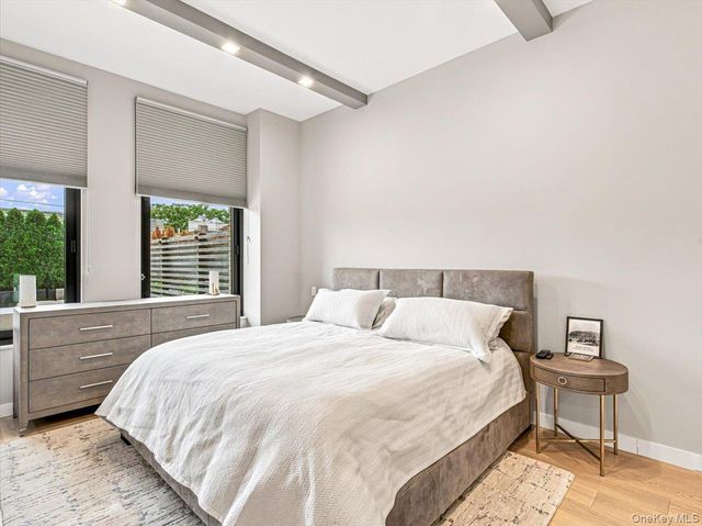 2121 31st Street 2C, Astoria, NY 11105