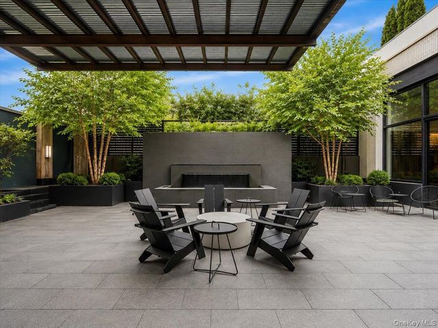 2121 31st Street 2C, Astoria, NY 11105