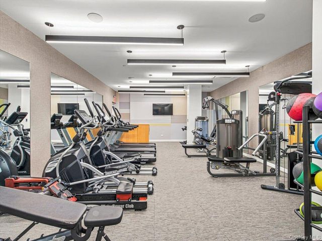 2121 31st Street 2C, Astoria, NY 11105