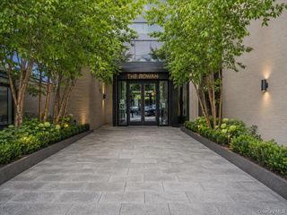 2121 31st Street 2C, Astoria, NY 11105