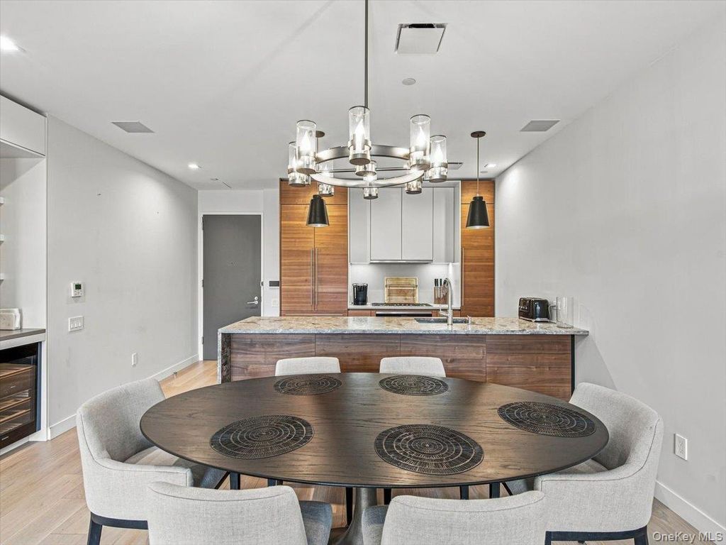 2121 31st Street 2C, Astoria, NY 11105 — photo 2