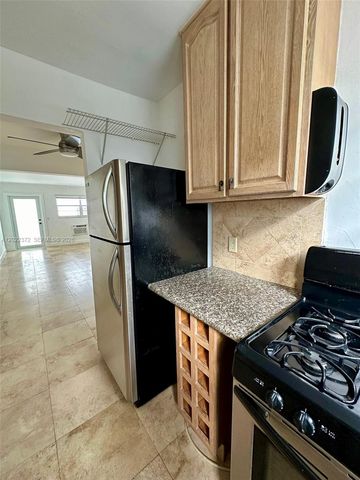 1231 Pennsylvania Ave 9, Miami Beach, FL 33139