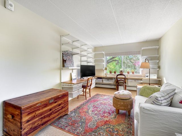 334 Cherokee Avenue 201, Saint Paul, MN 55107
