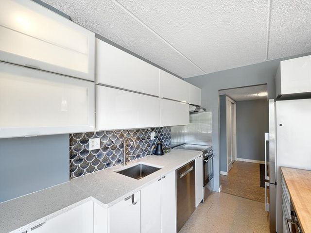 334 Cherokee Avenue 201, Saint Paul, MN 55107