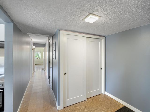 334 Cherokee Avenue 201, Saint Paul, MN 55107