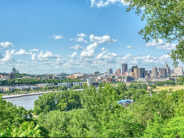 334 Cherokee Avenue 201, Saint Paul, MN 55107