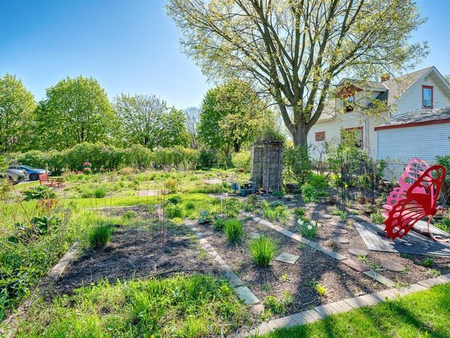 334 Cherokee Avenue 201, Saint Paul, MN 55107