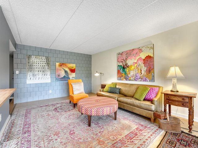 334 Cherokee Avenue 201, Saint Paul, MN 55107