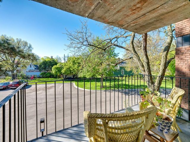 334 Cherokee Avenue 201, Saint Paul, MN 55107