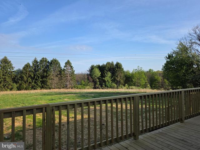 5 DENSE OAK LN, Berkeley Springs, WV 25411