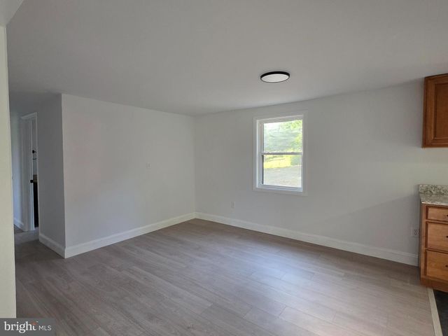 5 DENSE OAK LN, Berkeley Springs, WV 25411