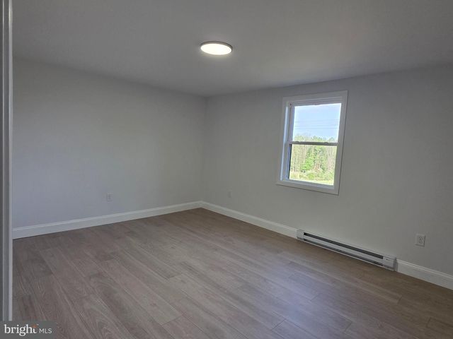 5 DENSE OAK LN, Berkeley Springs, WV 25411