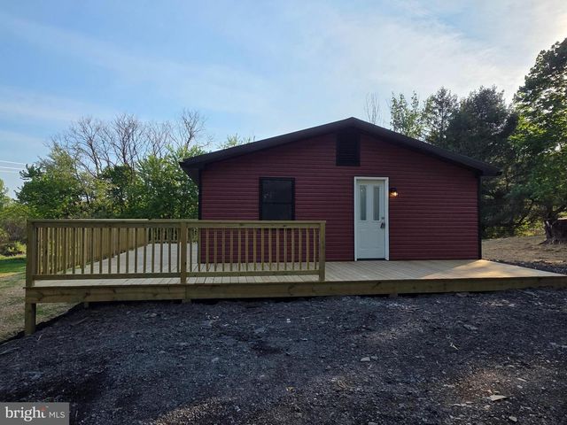 5 DENSE OAK LN, Berkeley Springs, WV 25411