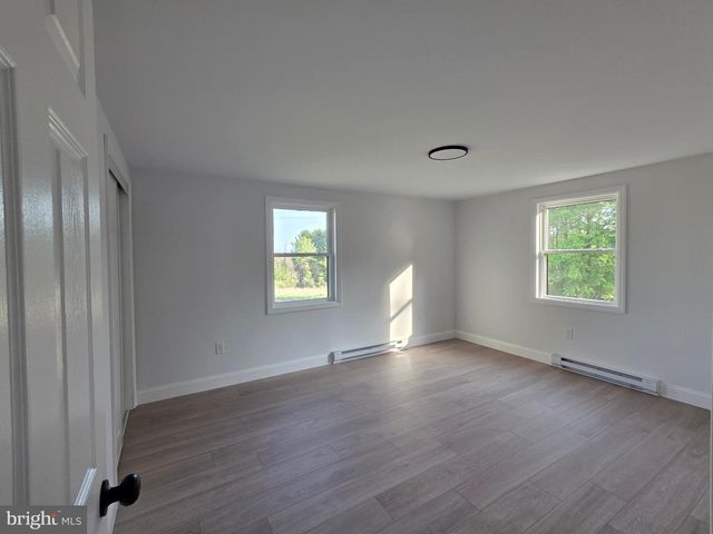 5 DENSE OAK LN, Berkeley Springs, WV 25411