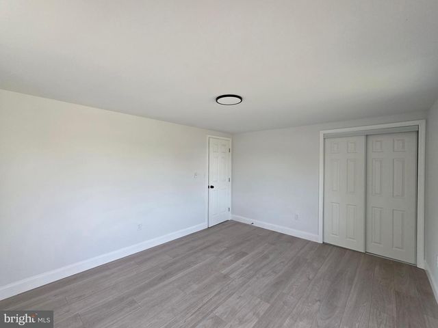 5 DENSE OAK LN, Berkeley Springs, WV 25411