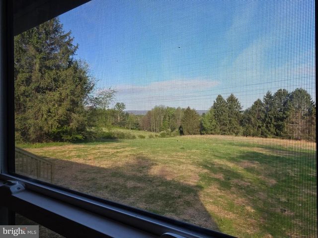 5 DENSE OAK LN, Berkeley Springs, WV 25411