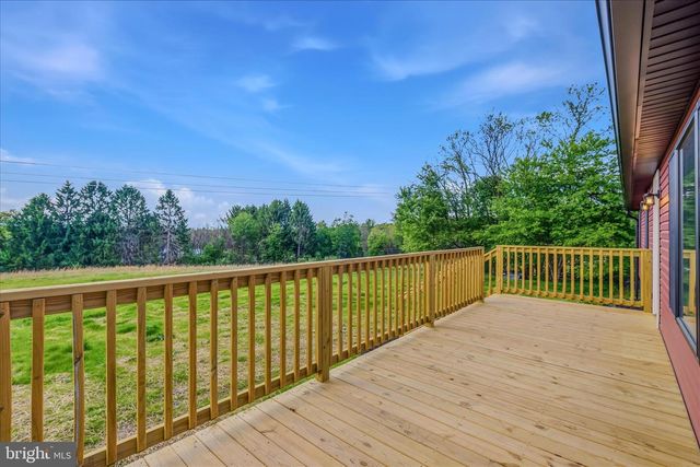 5 DENSE OAK LN, Berkeley Springs, WV 25411