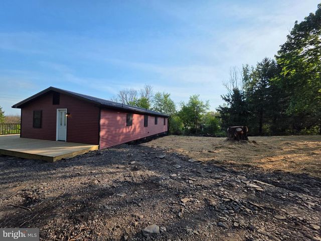5 DENSE OAK LN, Berkeley Springs, WV 25411