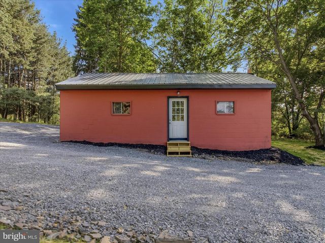 5 DENSE OAK LN, Berkeley Springs, WV 25411