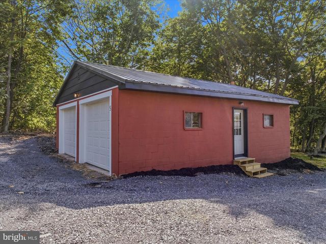 5 DENSE OAK LN, Berkeley Springs, WV 25411