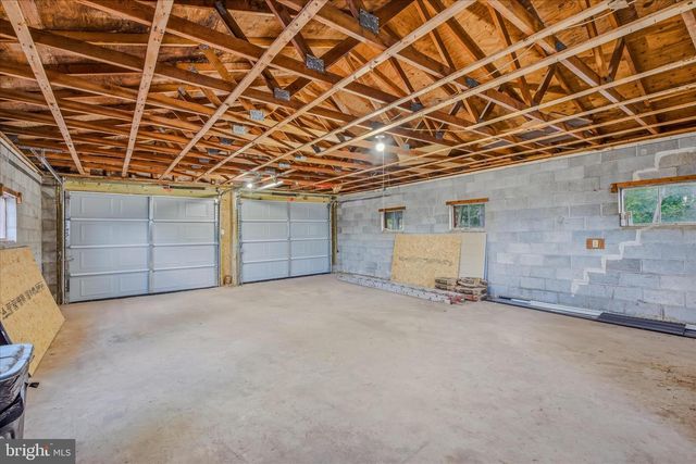 5 DENSE OAK LN, Berkeley Springs, WV 25411
