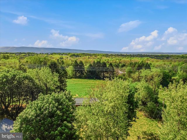 5 DENSE OAK LN, Berkeley Springs, WV 25411