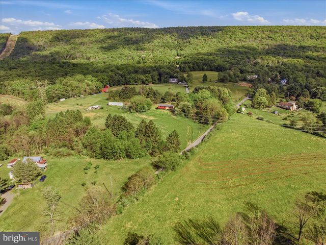 5 DENSE OAK LN, Berkeley Springs, WV 25411