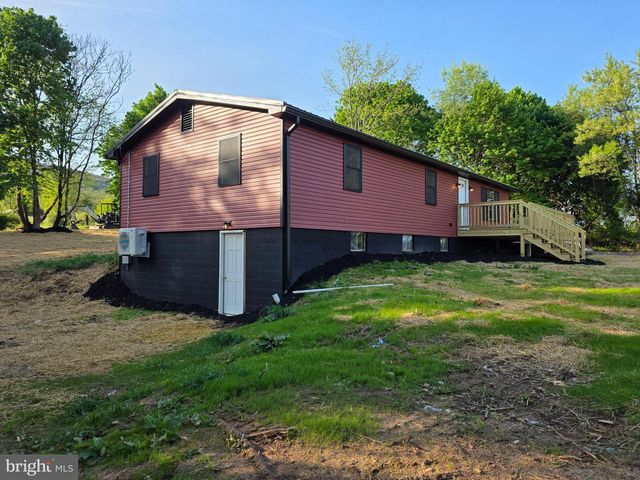 5 DENSE OAK LN, Berkeley Springs, WV 25411