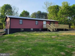 5 DENSE OAK LN, Berkeley Springs, WV 25411