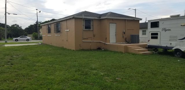 1607 Avenue, Fort Pierce, FL 34950