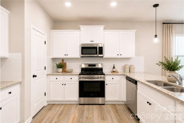 8925 Sawyer Run Court, Charlotte, NC 28215
